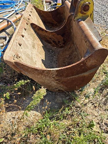 Strickland excavator bucket - excavator,